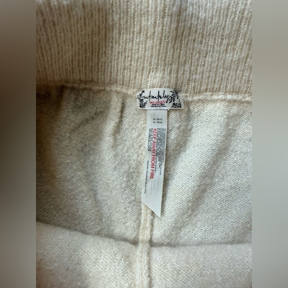 Free People Beige Elastic Waist Mohair Sleepwear Shorts Size M - Picture 3 of 7